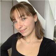 Je suis à votre disposition pour donner des cours de soutien scolaire en ligne, de la primaire jusqu'au lycée !